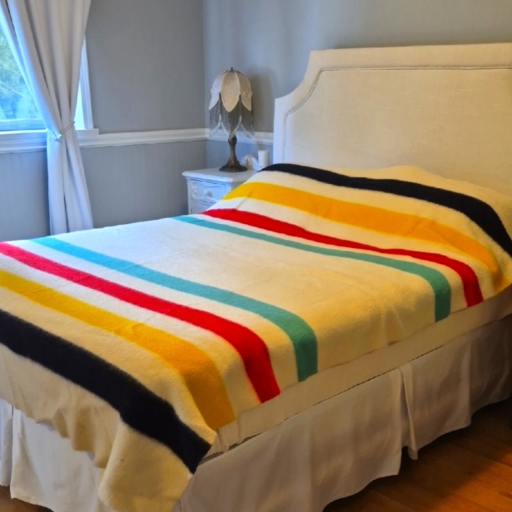 Hudson Bay Vintage 100% Wool 4 Point Blanket